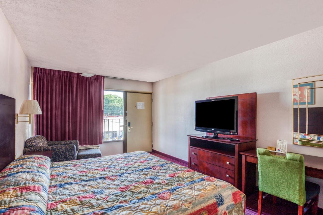 Oyo Hotel Decatur I-20 East & Wesley Club Dr Exterior foto
